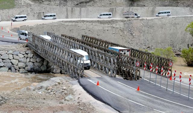 Tekin: Van- Hakkari yolundaki Kağan Köprüsü yük taşımıyor
