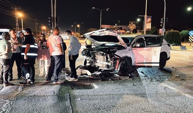 Van Edremit'te trafik kazası: Bir kişi yaralandı