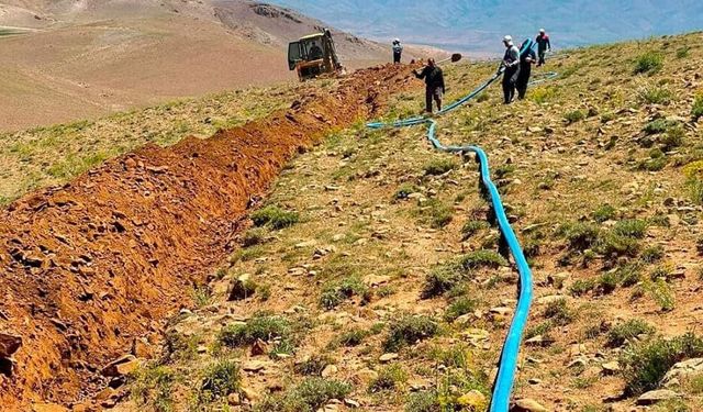Van’da 500 metre uzunluğunda yeni içme suyu isale hattı inşa edildi