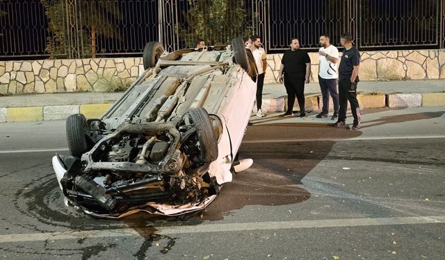 Van’da otomobil takla attı: 2 kişi yaralandı