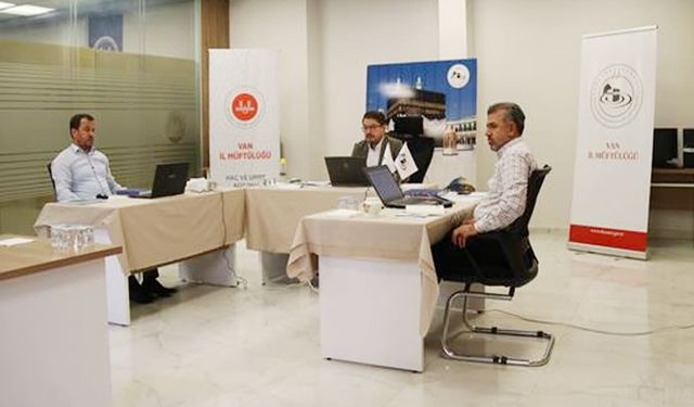 Van’da umre organizasyonu görevli seçme sınavı yapıldı