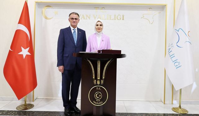 Aile ve Sosyal Hizmetler Bakanı Göktaş Van'da temaslarda bulundu