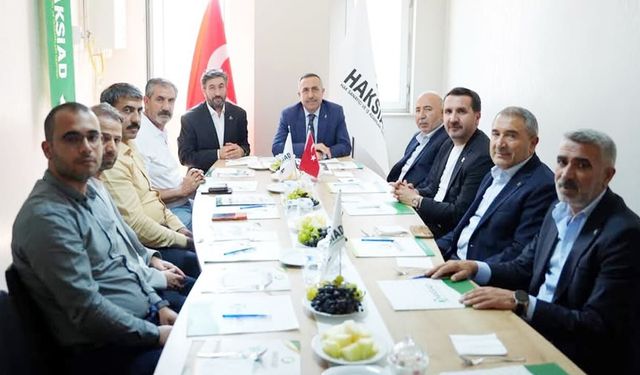 AK Parti Van İl Başkanlığı’ndan esnaf ve kurum temsilcilerine ziyaret