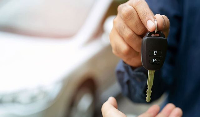 Edremit SYDV iki resmi aracını satışa çıkardı