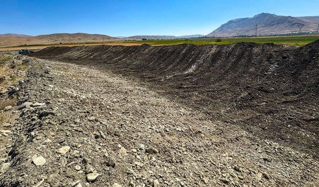 Gürpınar Bozyiğit’te taşkın riskine karşı çalışmalar sürüyor