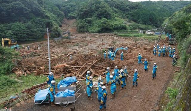 Japonya’da 4 bin yapı ile 2 bin 700 araç sular altında kaldı