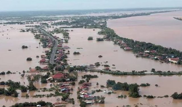 Kamboçya'da sel: Evler sular altında kaldı