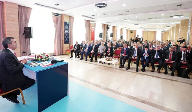 Müdür Çandıroğlu Şırnak’ta İl Millî Eğitim Müdürleri toplantısına katıldı