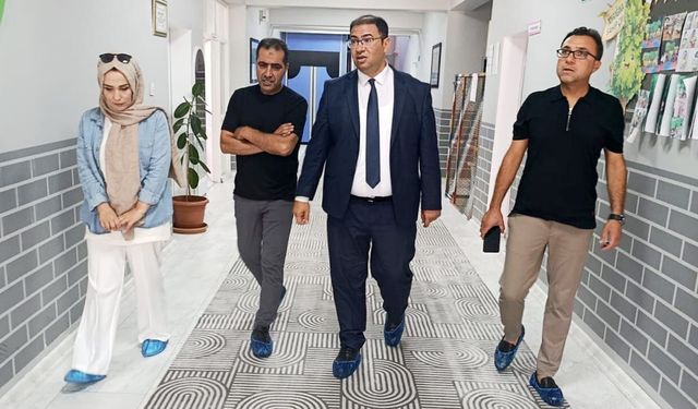 Müdür Nurses'ten Edremit'teki okullara hazırlık ziyaretleri