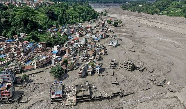Nepal'de sel felaketi: 2 bin 498 kişiden henüz haber alınmıyor!