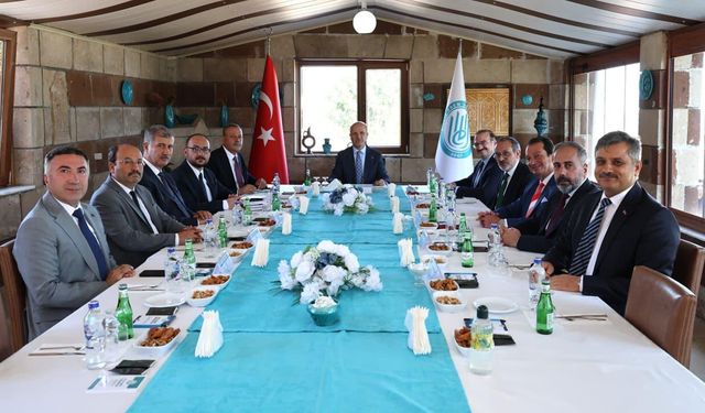 Rektör Şevli, bölge üniversiteleri toplantısına katıldı