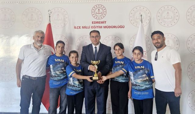 TESKOMB Süphan Ortaokulu Bocce takımından Müdür Nurses’e ziyaret