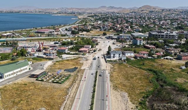 Van Gölü sahilinde ulaşım ağı genişliyor
