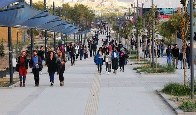 Van YYÜ Rektörü Şevli’den üniversiteye yerleşen öğrencilere mesaj