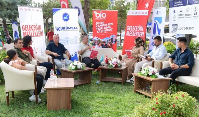 Van YYÜ, tercih döneminde gençlere meslek rehberliği sundu