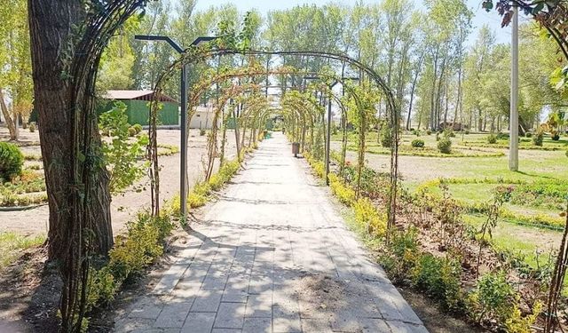 Van’da Horhor Bahçeleri’nde zemin, peyzaj ve altyapı çalışması