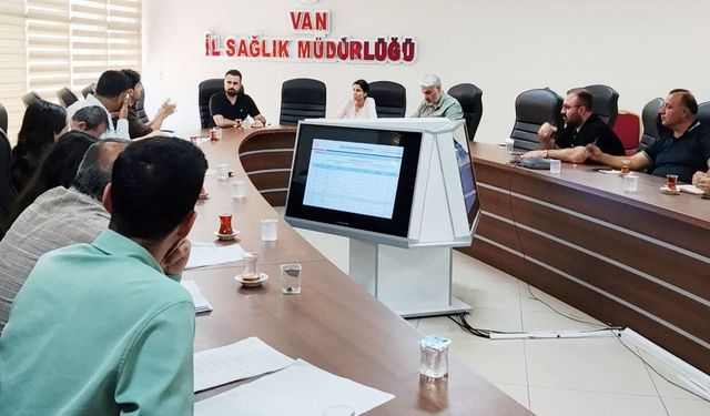 Van’da ilçe hastanelerinin sağlık hizmetleri masaya yatırıldı