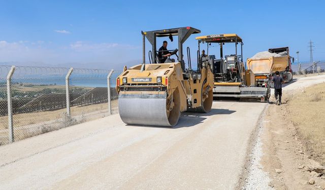 Van’da Kıyıcak bölgesinde imar yolu çalışması