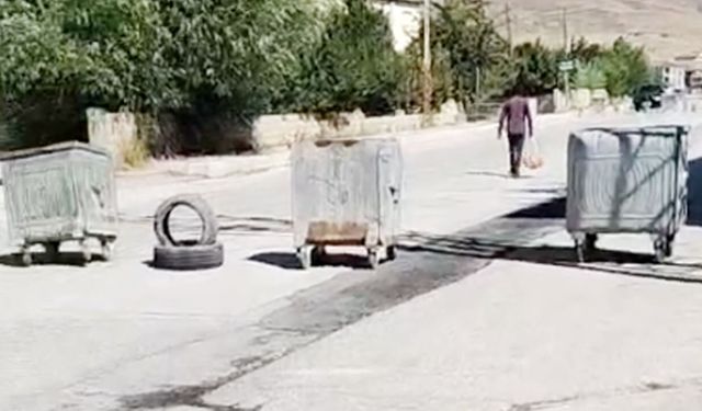 Van’da vatandaşlar yolu kapattı!