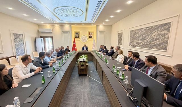 Van’daki eğitim müfettişleriyle toplantı