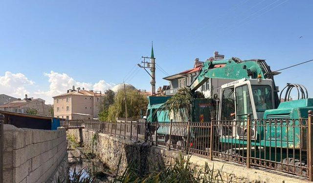 DSİ, Tuşba’da kanal ıslah çalışmalarını sürdürüyor