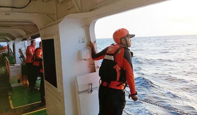 Endonezya’da feribot faciası: Can kaybı 9’a çıktı, 126 kişi aranıyor