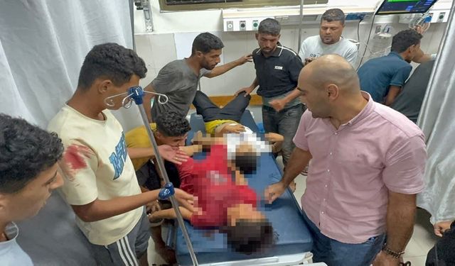 Gazze’de 6 katlı bina enkaza döndü: 20 şehit, 100 kayıp