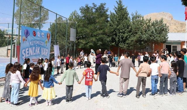 Van'da çocuklara yönelik şenlik...