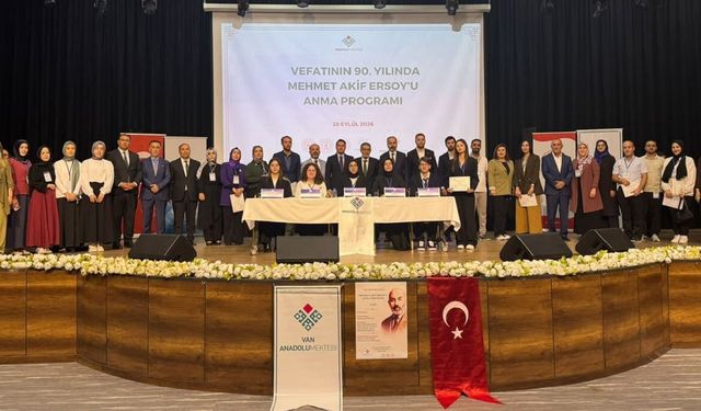 Mehmet Akif Ersoy Van’daki programda anıldı