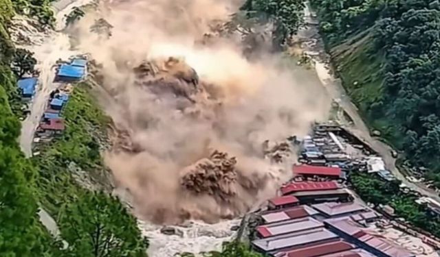 Nepal’de sel ve heyelan faciası: Can kaybı 1000’i aştı