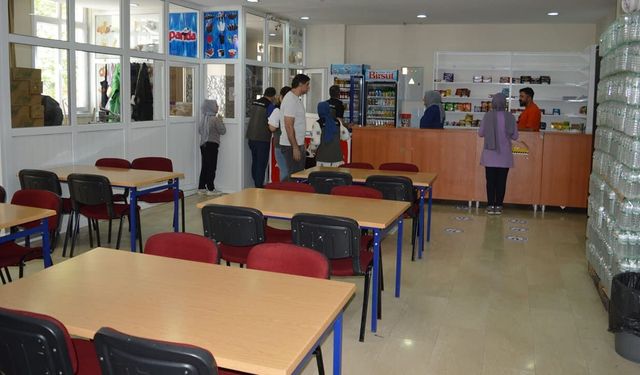 Okul kantinlerinde yeni dönem: Tostta peynir zorunluluğu