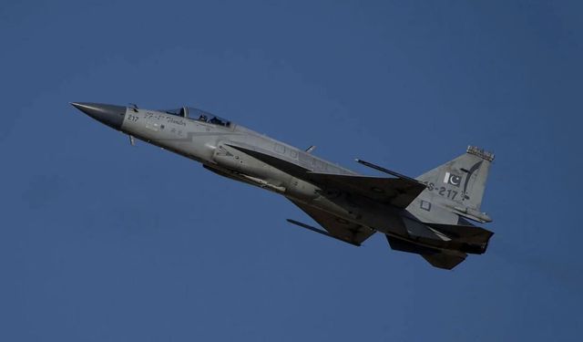 Pakistan'dan Afganistan'a hava saldırısı: 28 kişi hayatını kaybetti
