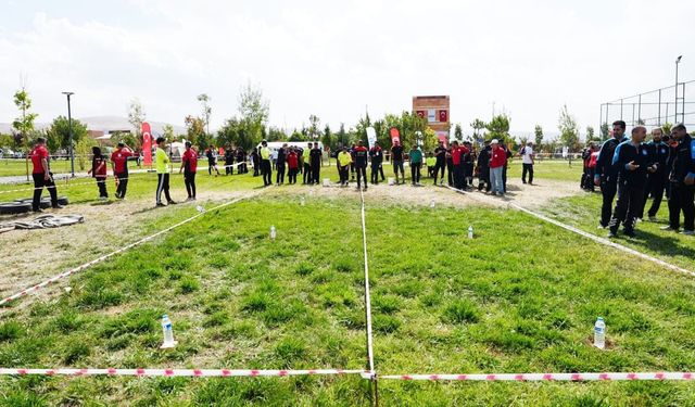 Van’da AFAD Akredite Ekipler Bölgesel Kampı’nda takım ruhu güçlendi