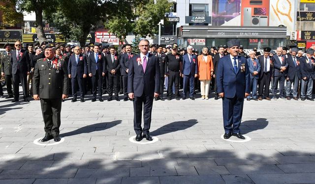 Van’da Gaziler Günü dolayısıyla tören düzenlendi