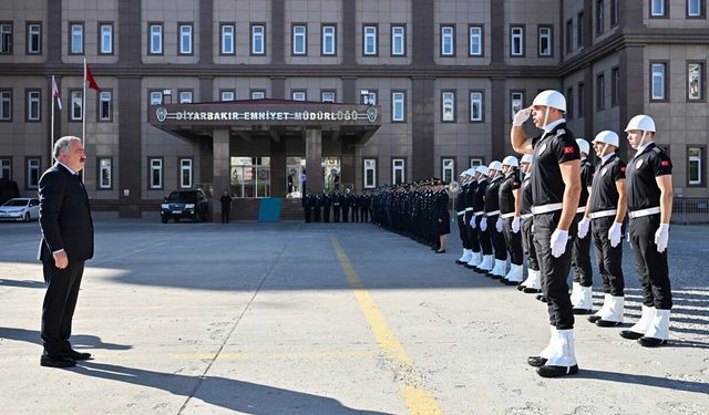 Van’dan Diyarbakır’a atanan Murat Mutlu görevine başladı