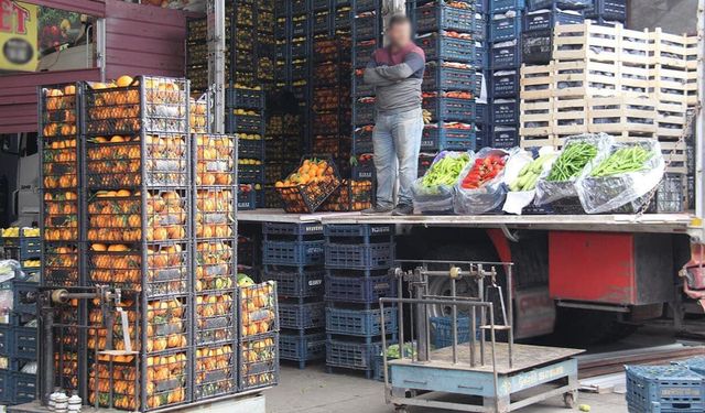 Yaş sebze ve meyvede fiyat soruşturması: 40 şüpheli tutuklandı
