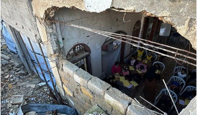 Filistin’de 800’den Fazla Öğretmen Katledildi