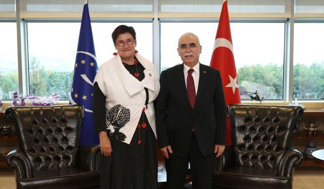 AYM Başkanı Özkaya, AKPM Başkanı Bayr ile buluştu