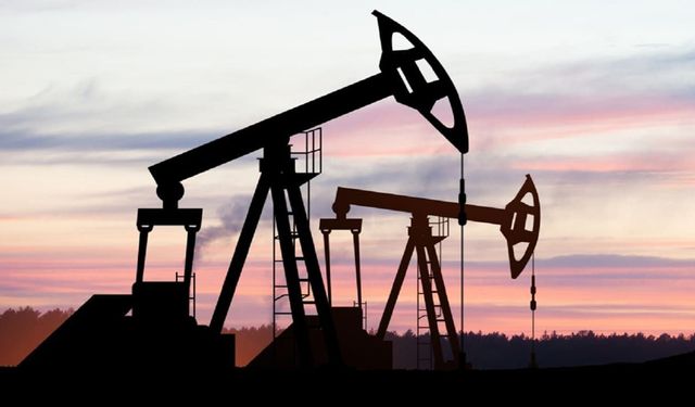 Brent petrol haftaya 104,70 dolardan başladı