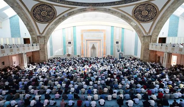 Diyanet’in cuma hutbesinde bu hafta insanın yaratılışı ele alındı