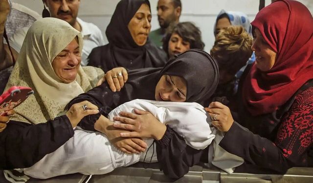 Gazze’de Çocukların Ağır Bilançosu: 21 Bin 976 Çocuk Şehit Oldu