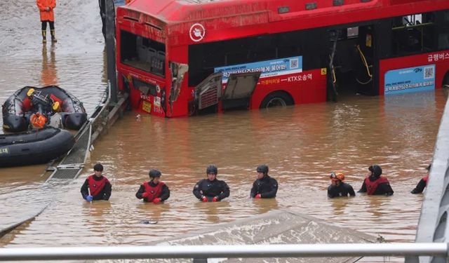Güney Kore'de şiddetli yağış sele yol açtı