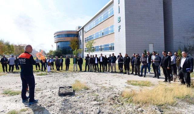 Van YYÜ'de yangın tatbikatı ve afet eğitimi