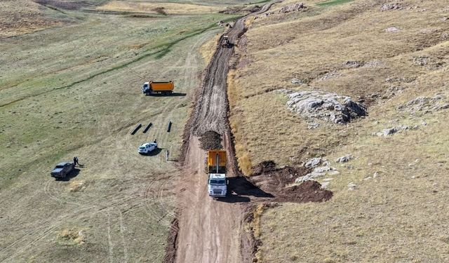 İpekyolu kırsalında stabilize yol çalışması…