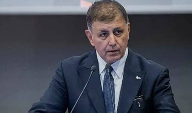 İzmir Büyükşehir Belediye Başkanı Cemil Tugay AK Parti’ye katıldı