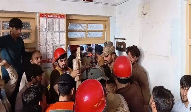 Pakistan’da okul faciası: Can kaybı 35’e çıktı!