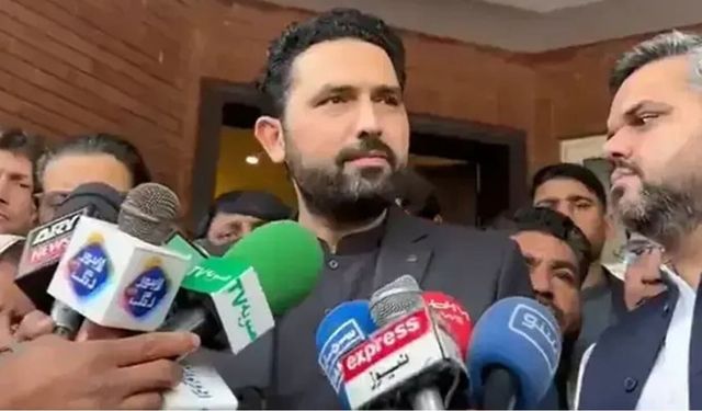Pakistan’da siyasi kriz derinleşiyor: Eyalet başbakanı gözaltında