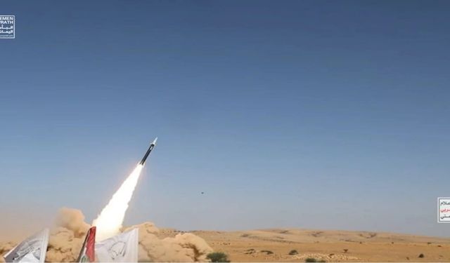 Riyad’da füze alarmı: Patlama sesleri duyuldu