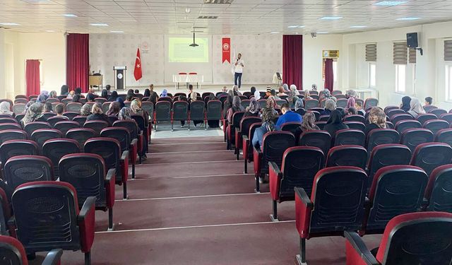 Van’da 278 veliye ‘okul ve aile’ modülü kapsamında eğitim verildi