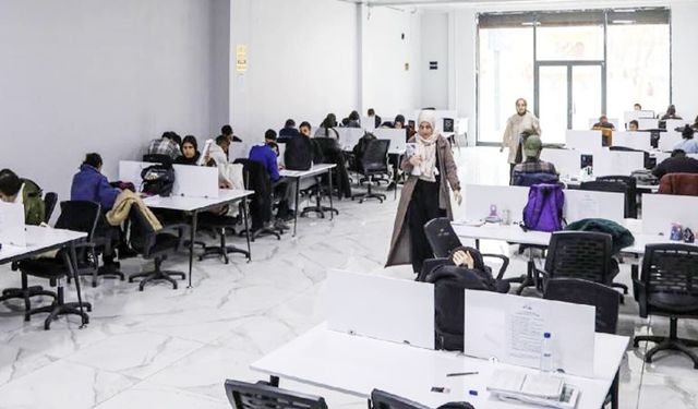 Van’da 487 öğrencinin üniversite hayali gerçek oldu
